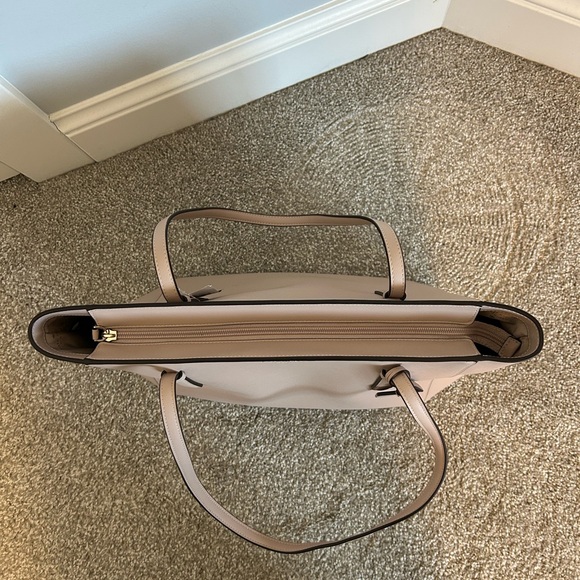 Kate Spade Schuyler Medium Tote - Picture 4 of 9